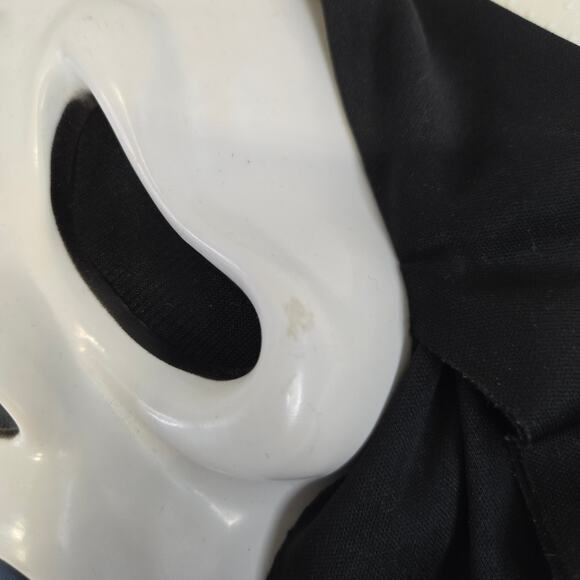 Scream Ghost Face Mask S9206 2013 Halloween Costume Does Not Glow Plastic - Picture 4 of 10